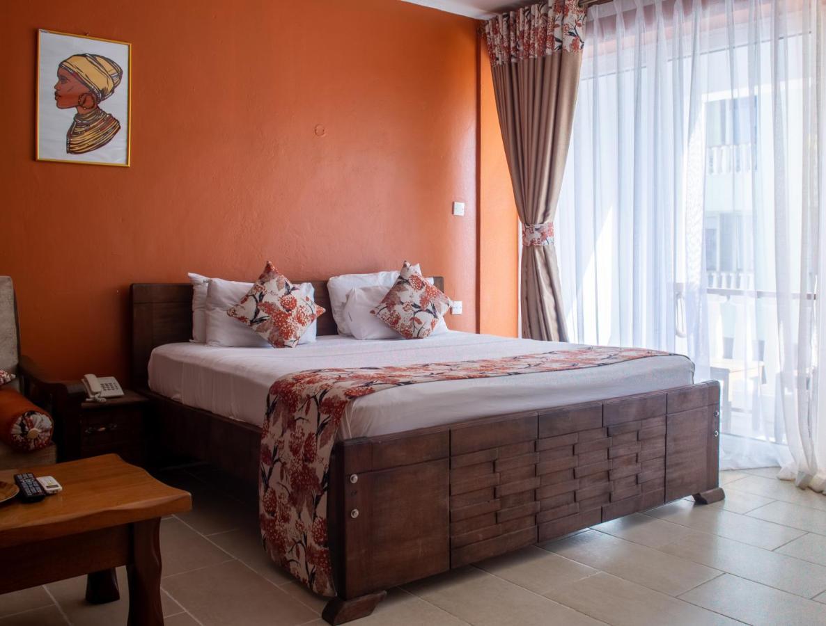 Cowrie Shell Beach Apartments Official Бамбури Екстериор снимка