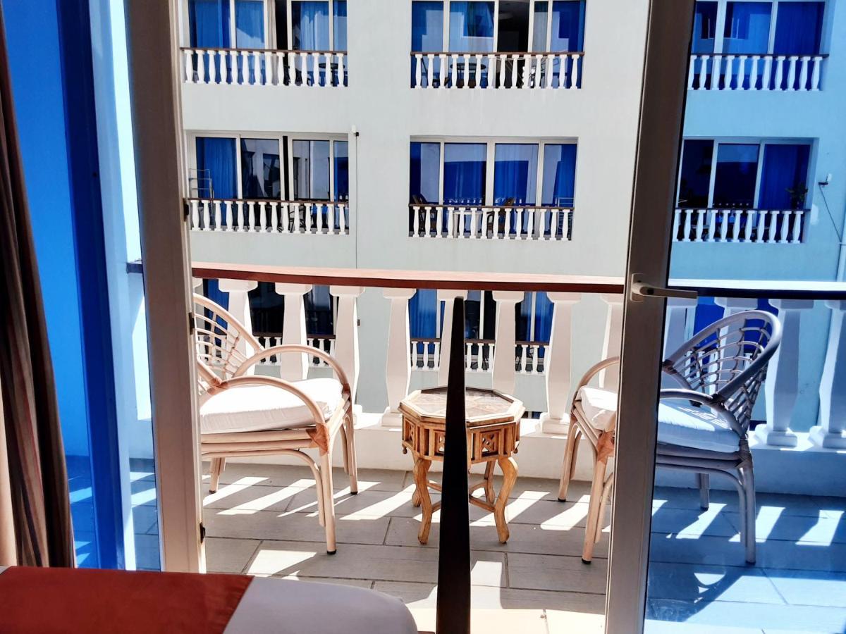 Cowrie Shell Beach Apartments Official Бамбури Екстериор снимка