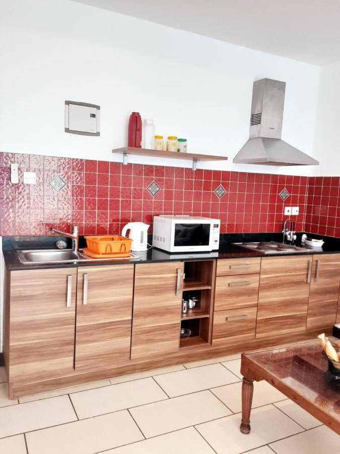 Cowrie Shell Beach Apartments Official Бамбури Екстериор снимка