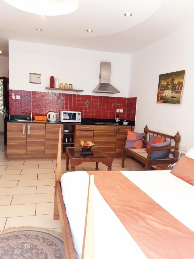 Cowrie Shell Beach Apartments Official Бамбури Екстериор снимка