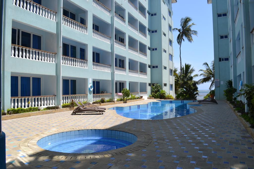 Cowrie Shell Beach Apartments Official Бамбури Екстериор снимка