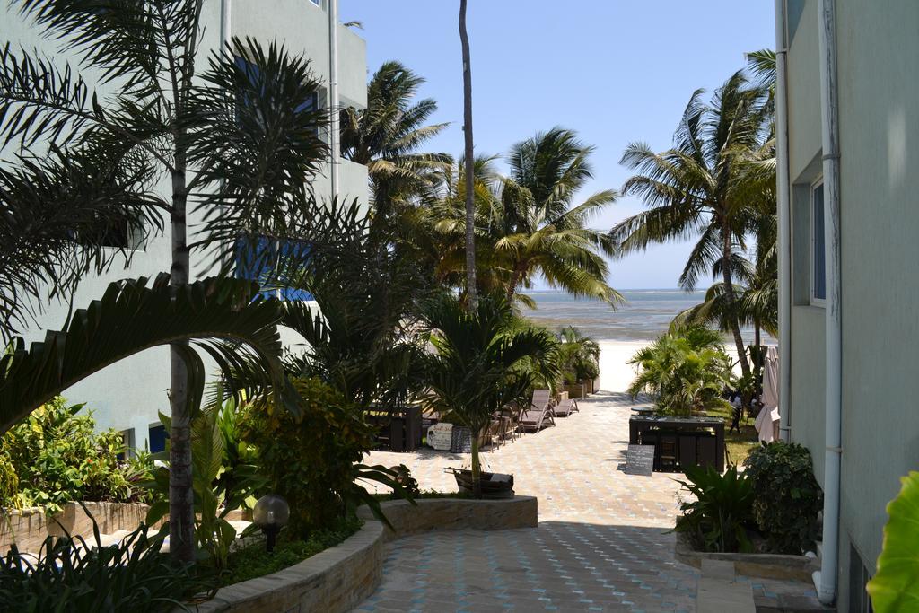 Cowrie Shell Beach Apartments Official Бамбури Екстериор снимка