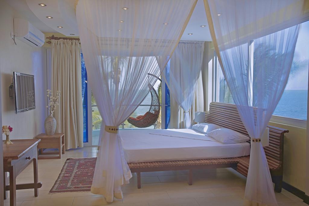 Cowrie Shell Beach Apartments Official Бамбури Екстериор снимка