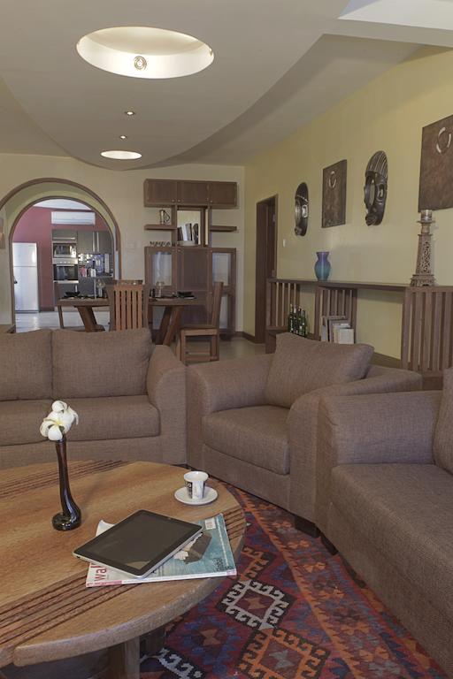 Cowrie Shell Beach Apartments Official Бамбури Екстериор снимка