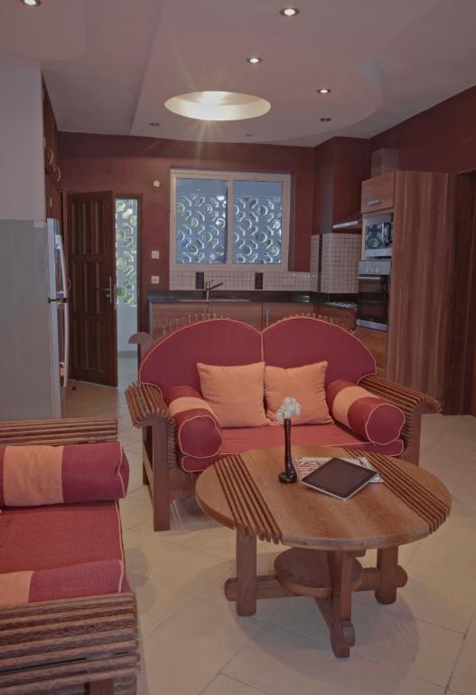 Cowrie Shell Beach Apartments Official Бамбури Екстериор снимка