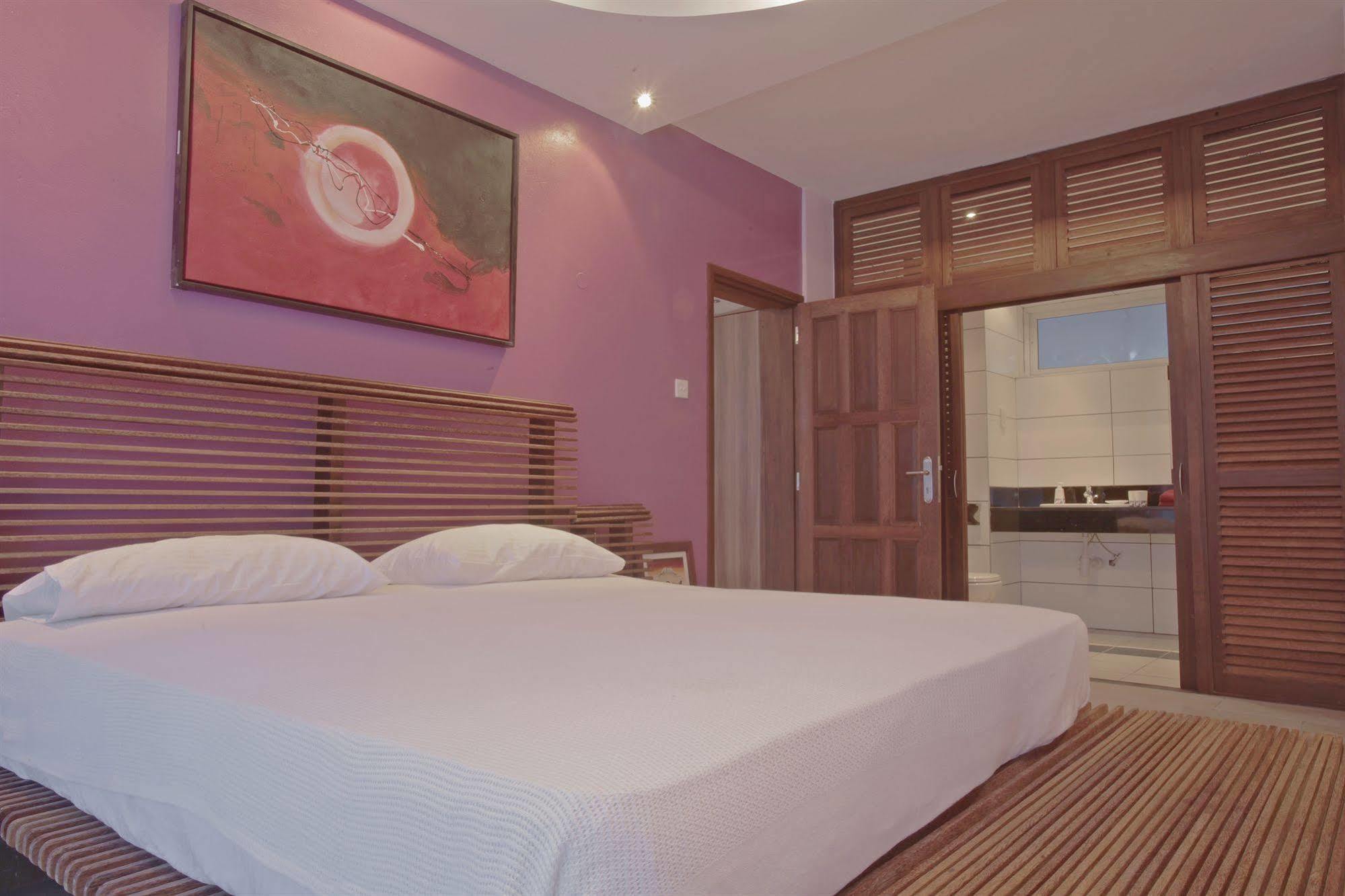 Cowrie Shell Beach Apartments Official Бамбури Екстериор снимка