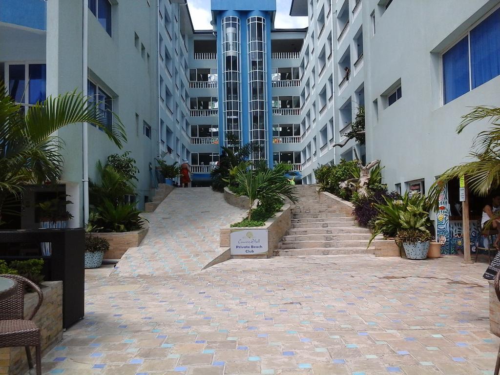 Cowrie Shell Beach Apartments Official Бамбури Екстериор снимка